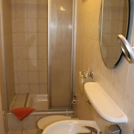 Stadthotel Brandenburger Hof ホテル ノイルピーン